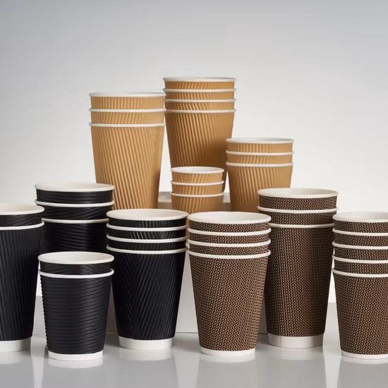 Bicchiere di carta per caffè caldo e freddo con parete ondulata biodegradabile con logo personalizzato