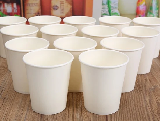 Il produttore cinese di bicchieri di carta a parete singola economici da 12 once per bevande calde e caffè è popolare tra molte persone