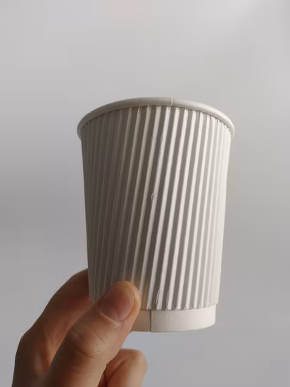 Produttore cinese di bicchieri di carta usa e getta in cartone stampati personalizzati per tè e caffè freddi